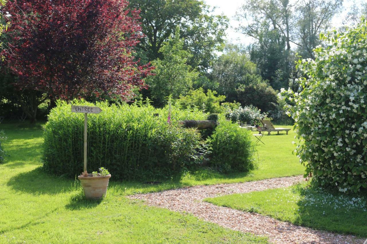 Bed and Breakfast Le Bourgis La Chapelle-Montligeon Exterior foto